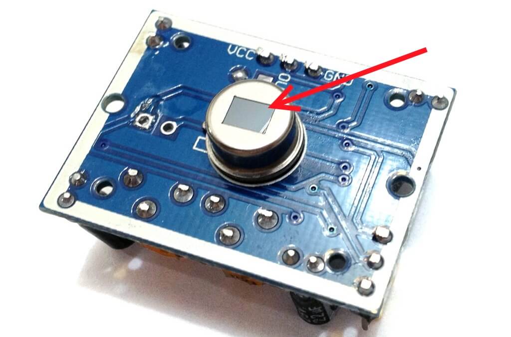 Детектор движения с использованием Arduino и PIR датчика